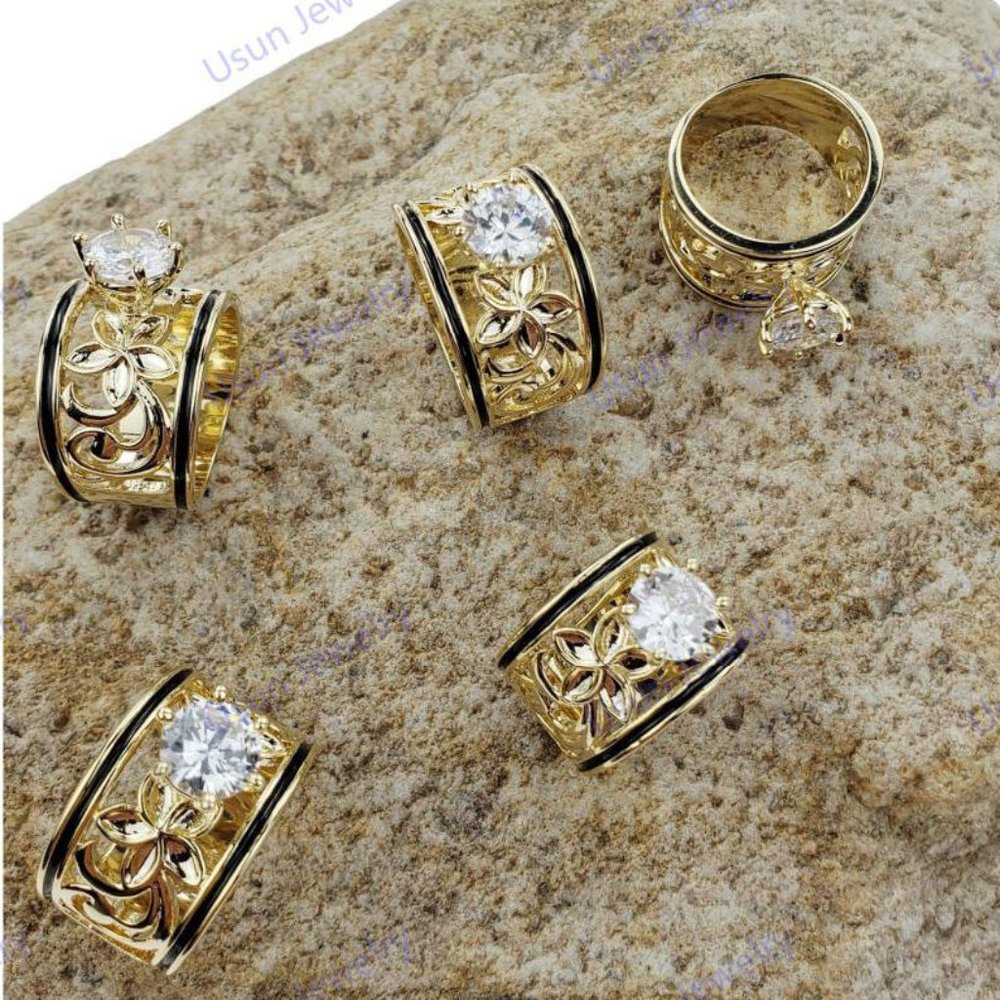 Hawaiian Hamilton Gold with cz